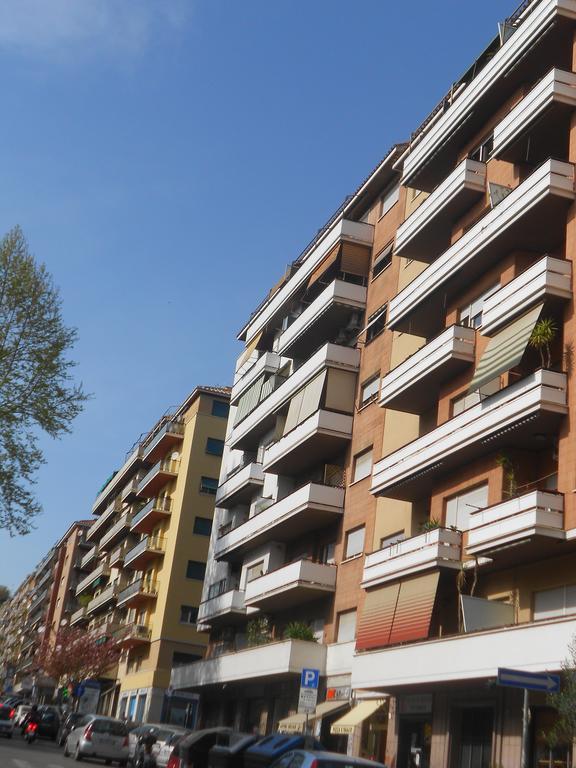 A Casa Chiecchi B&B Рим Экстерьер фото