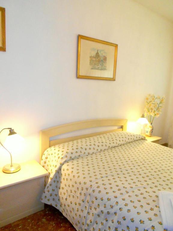 A Casa Chiecchi B&B Рим Экстерьер фото