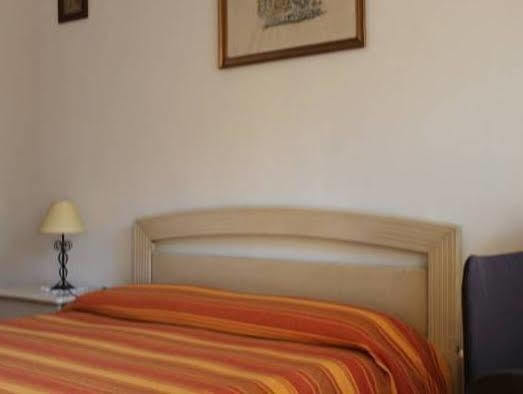 A Casa Chiecchi B&B Рим Экстерьер фото