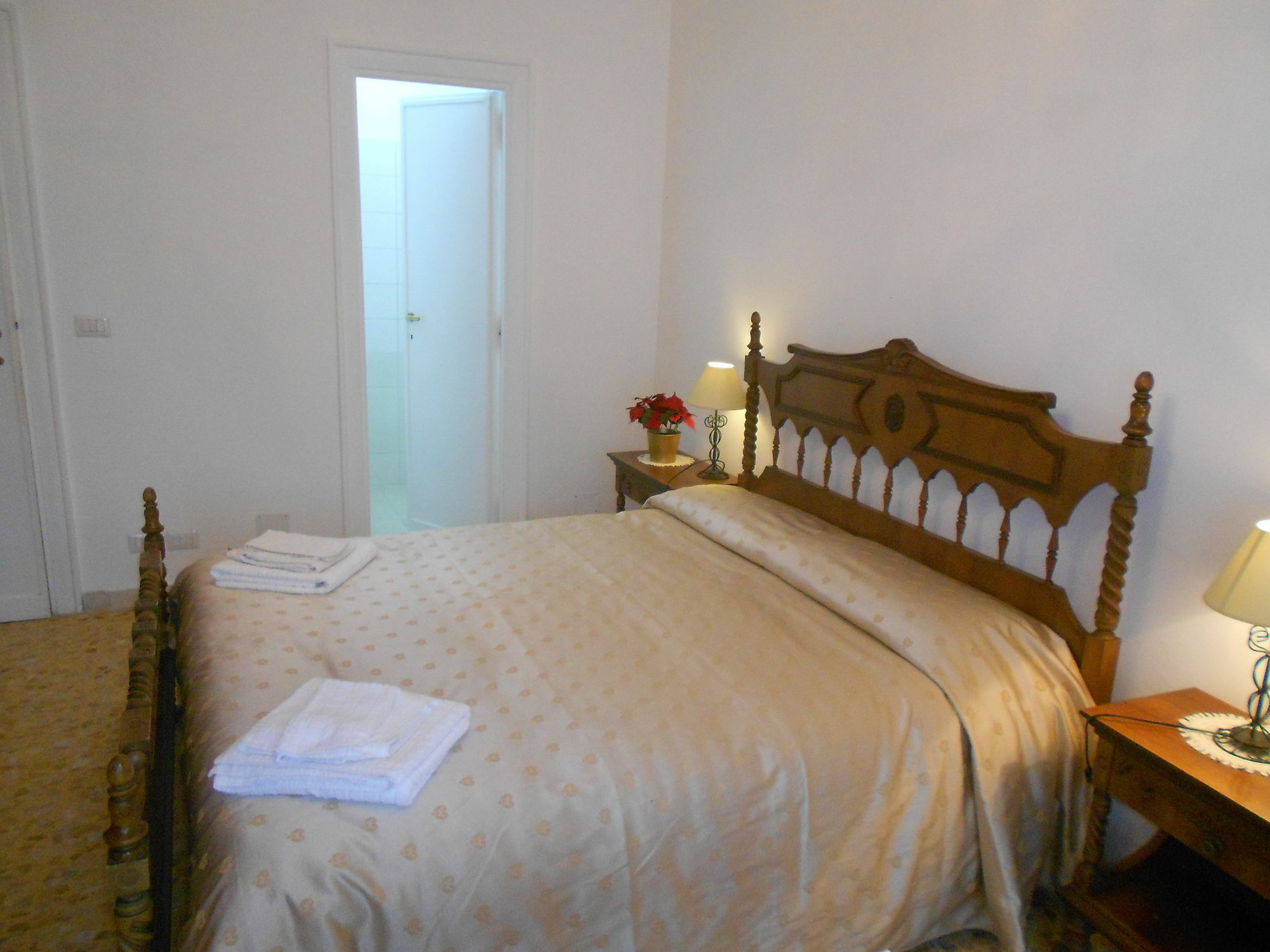 A Casa Chiecchi B&B Рим Экстерьер фото